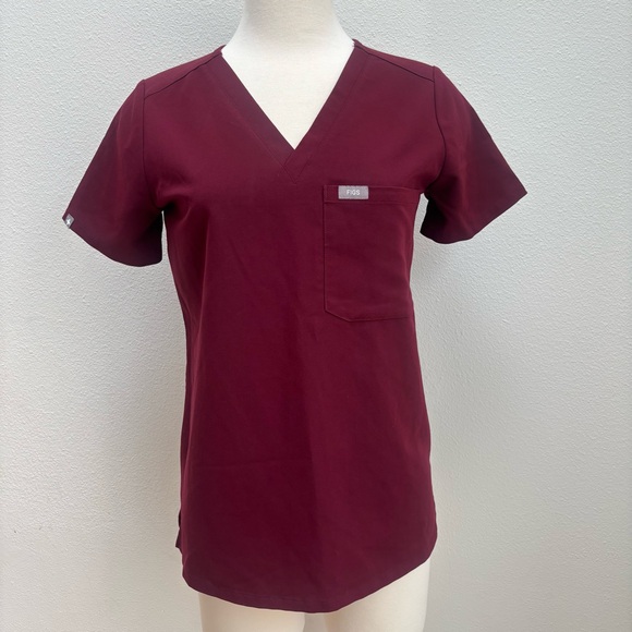 Figs Catarina Scrub Top One Pocket Medical Healthcare Uniform Burgundy Size XS - Picture 1 of 10